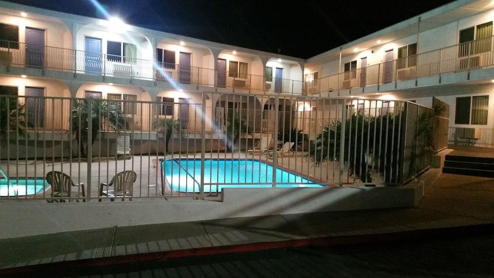 Pacific Inn โอเชียนไซด์ ภายนอก รูปภาพ
